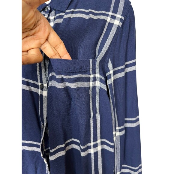 Old Navy Women's L The Classic Shirt Navy Blue Plaid Viscose Blouse Top - Picture 5 of 16